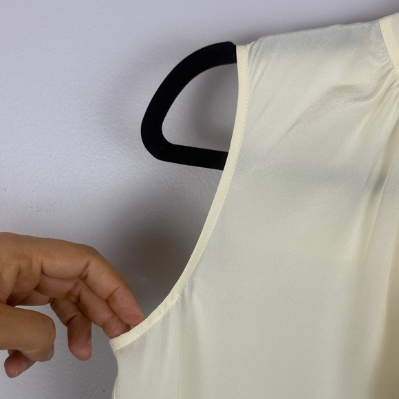 Tory Burch 100% Silk Cream Sleeveless Blouse with Tie Neck - Picture 4 of 9